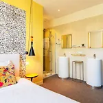 A Cote De La Place Du Pilori Apartment *