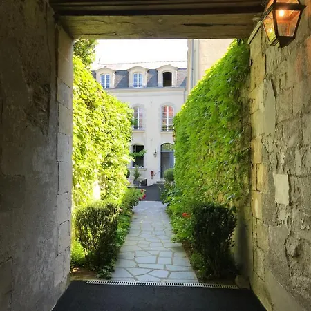 A Cote De La Place Du Pilori Apartman