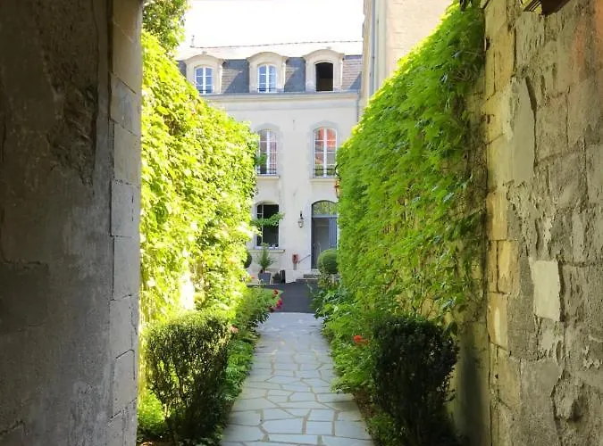 A Cote De La Place Du Pilori Apartment