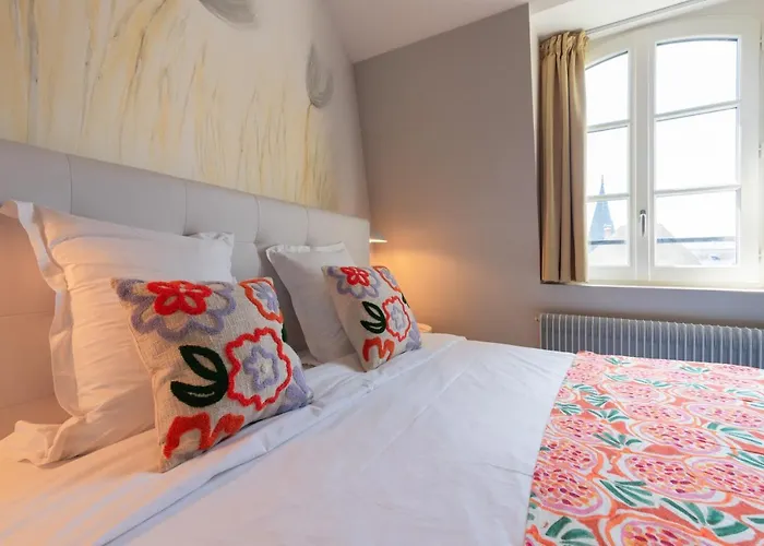 A Coté De La Place Du Pilori Appartement *